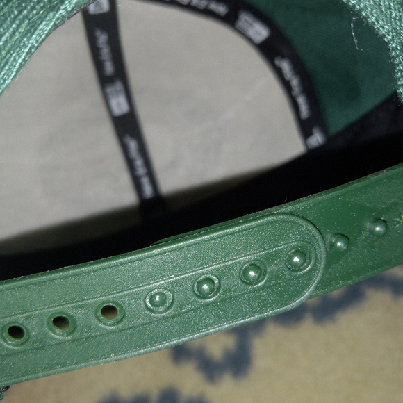 NEW ERA VINTAGE CAP COLLECTION NFL ADJUSTABLE SNAPBACK PRE-OWNED CONDITIONS GOOD - Picture 2 of 8